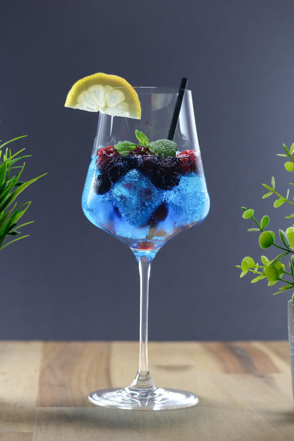 Wildberry Spritzz im Weinglas